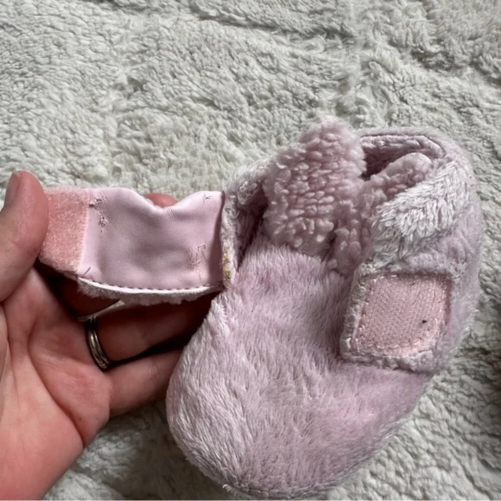 Ugg | Pink Unisex Bixbee Llama Stuffie Faux Fur Booties | Size 02/03